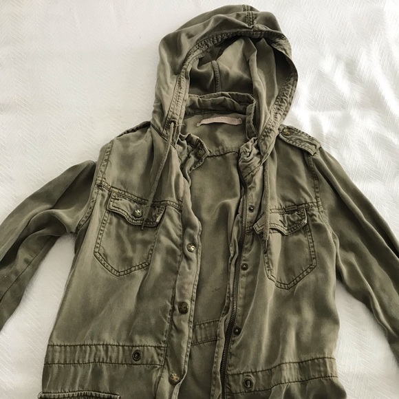 Army green zit up/button up jacket. - Picture 2 of 3